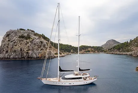 4 cabin luxury yacht glorious 2 