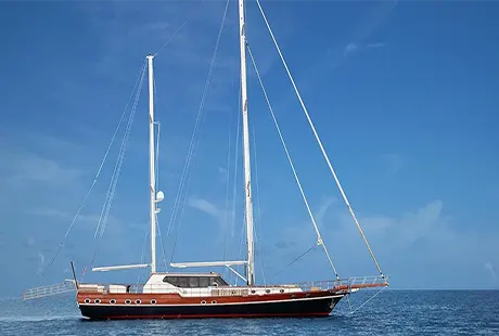 5 cabin luxury yacht for charter dragon fly