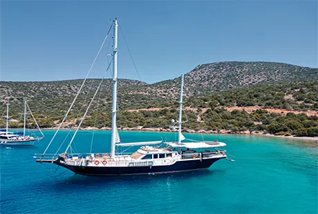 four cabins luja luxury yacht in the bay 