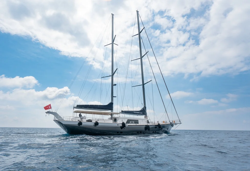 gulet yacht moss starboard side view