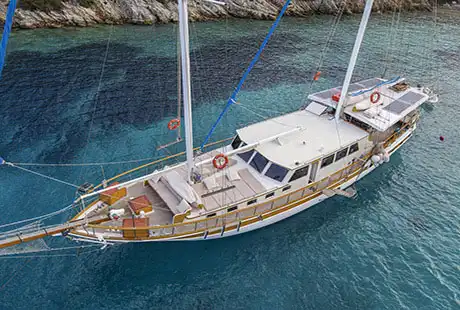 tufan 5 yacht docked in bay