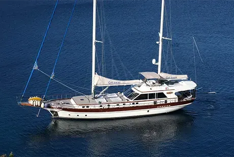 4 cabin luxury yacht getaway