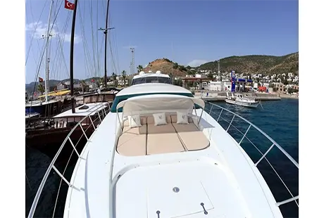 front deck sunbathing area mina 2 motor yacht 