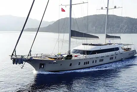 de love luxury sailing yacht for rent 