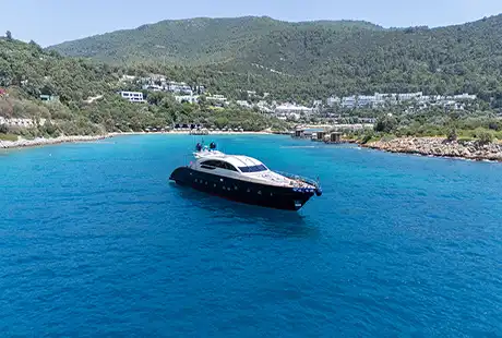 kayanni motor yacht anchored in bay