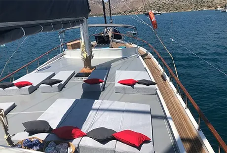 bodrum queen gulet front deck sunbeds