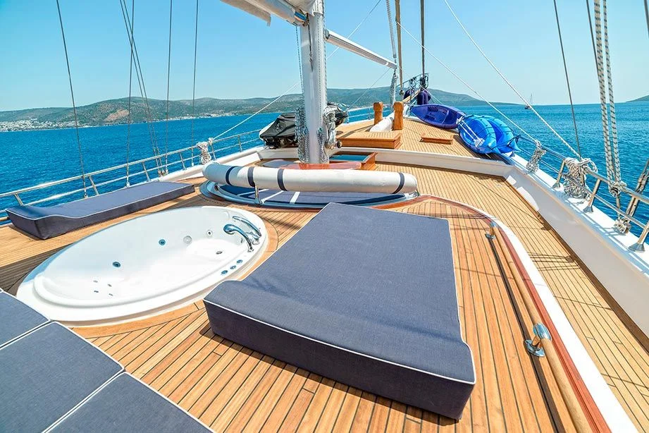 front deck jacuzzi bella mare gulet yacht sunbathing relaxing area
