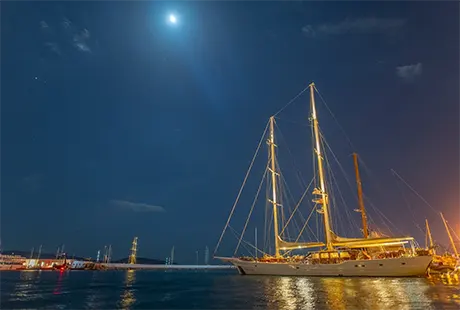 hic salta yacht anchored in harbord moonlight 