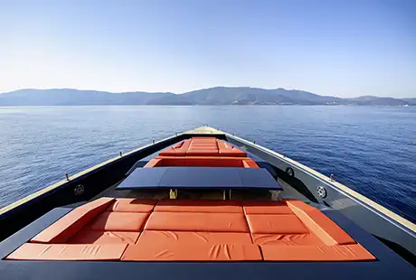 front deck beluga 80 yacht 