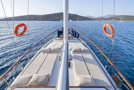 karaca yacht sunbeds 