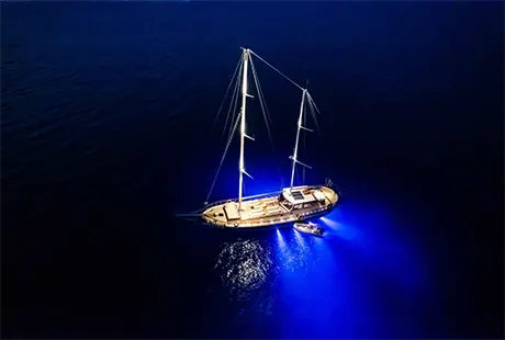 leylali yacht 5 cabins 10 guests by night 