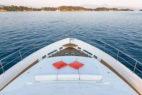 motor yacht funda d front deck view 