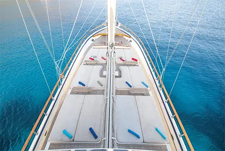 oguz bey gulet sunbeds sunbathing area front deck 