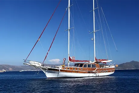 perrinita gulet yacht port side view