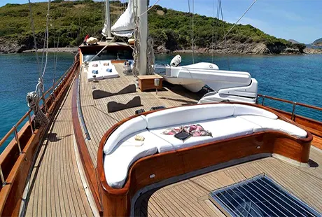 smyrna 1 gulet yacht foredeck overview