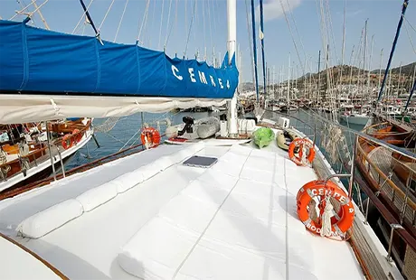 sunbeds gulet yacht cemre 4