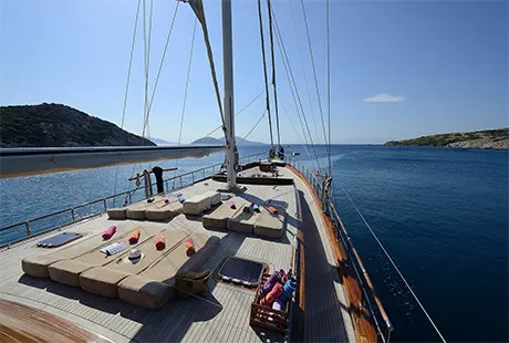zephyria 2 foredeck sunbathing area 